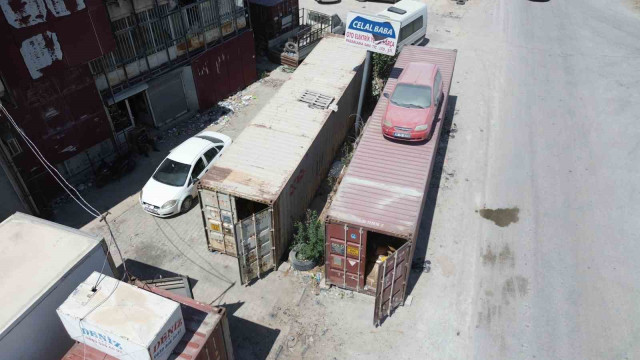 Hırsızların motorunu çaldıkları hatıra aracı kendi de çalınmasın diye konteynerin üzerine koydular