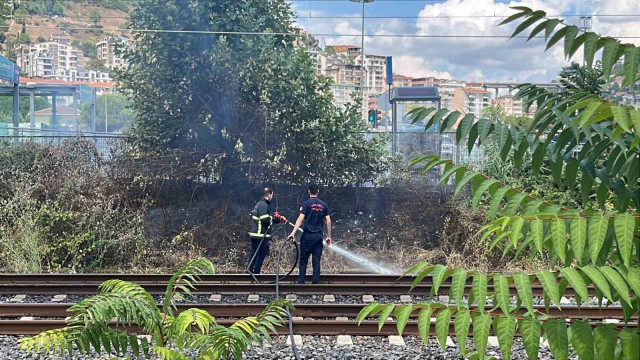 Hızlı tren rayında çıkan yangını canlarını hiçe sayarak söndürdüler