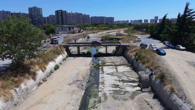 İstanbul’da Ayamama Deresi’nde koku ve kirlilik sorununa vatandaşlardan tepki