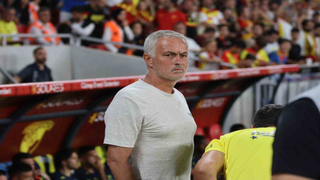 Jose Mourinho’dan Göztepe maçında çift forvet