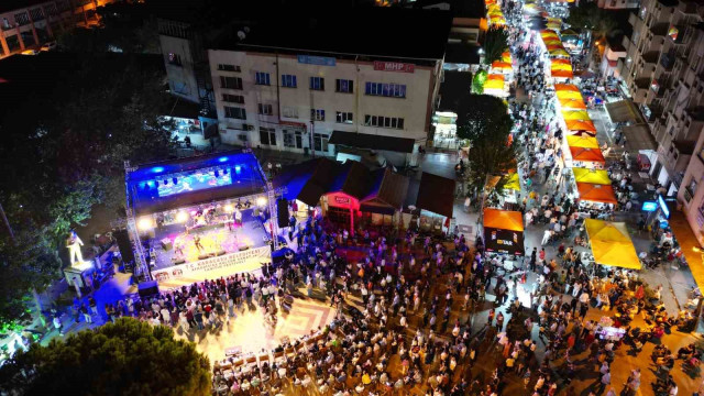 Karacasu festivalinde halk konserleri büyük ilgi gördü