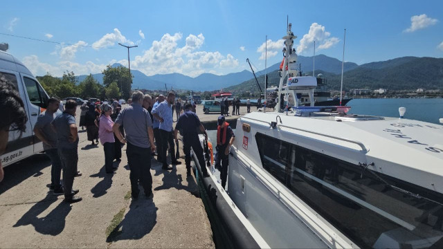 Kastamonu’da batan teknedeki üç vatandaşın yakınları, gelecek iyi haber için bekliyor