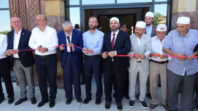 Kütahya’da Kevser Camii ibadete açıldı