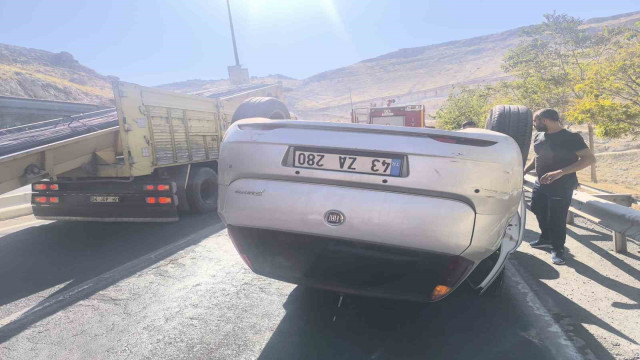 Mardin’de sürücüsünün kontrolünden çıkan otomobil takla attı: 1 yaralı