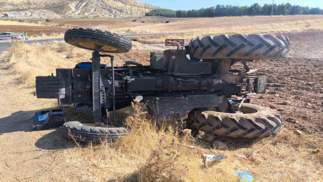 Mardin’de traktör devrildi: 1 yaralı