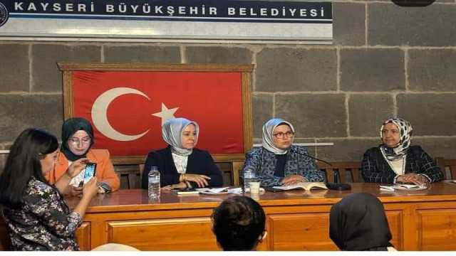 Milletvekili Ayşe Böhürler, Yazarlar Birliği Şiir Programı’na konuk oldu