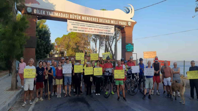 Milli Park’a gelen sporcular, giriş yasağını protesto etti