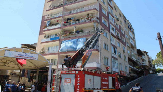 Otizmli adam annesini odaya kilitledi, itfaiye eve balkondan girdi