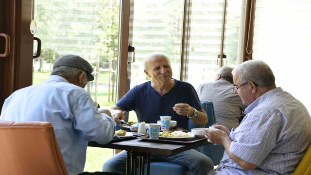 Pendik Belediyesi’nden emeklilere sosyal tesislerde yüzde 25 indirim