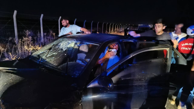 Şanlıurfa’da otomobiller kafa kafaya çarpıştı: 3 yaralı