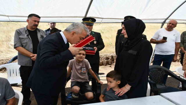 Şehit Karakoç’un ailesine şehadet belgesi verildi