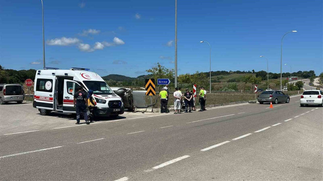 Sinop’ta 2 otomobil çarpıştı: 3 yaralı