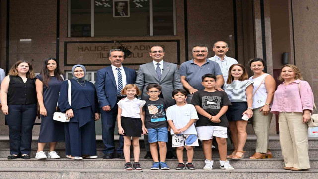 Şişli’de zil çalmadan okullar boyanıyor