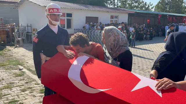 Somali’de şehit olan Uzman Çavuş Seydi Ünlü baba ocağında toprağa verildi