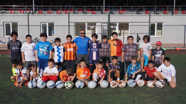 Tepebaşı Futbol Yaz Okulu cıvıl cıvıl