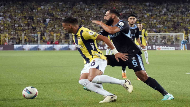 Trendyol Süper Lig: Fenerbahçe: 1 - Adana Demirspor: 0 (İlk yarı)