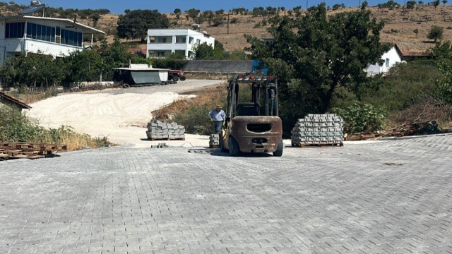 Yunusemre Belediyesinden Bağyolu Mahallesine parke taşı hizmeti