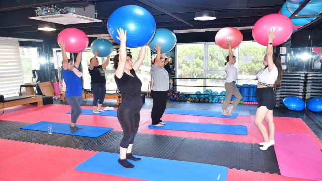 Yunusemreli kadınlar sporla zinde kalıyor