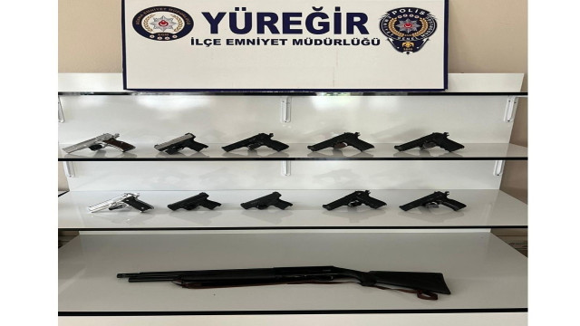 Yüreğir polisi aranan 104 şahsı yakaladı