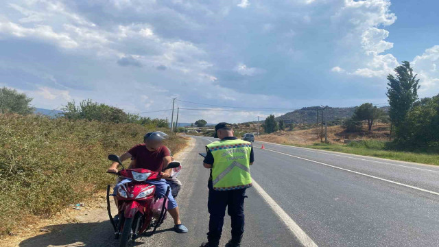 Bisiklet ve yaya yolunu kullanan motosiklet sürücüleri cezadan kaçamadı