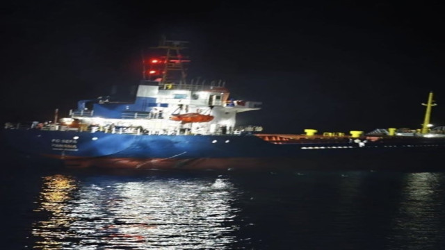 Çanakkale Boğazı’ndan geçen kuru yük gemisi makine arızası yaptı