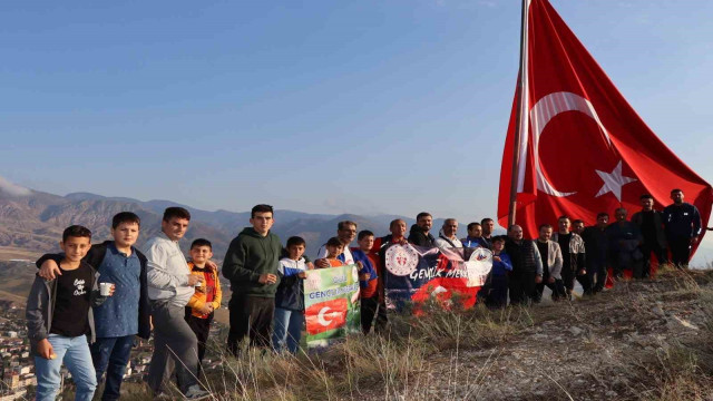 Oltu protokolü Sitare Dağı’na tırmandı