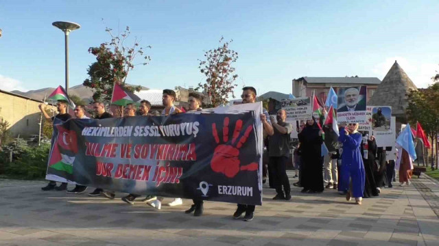 Sağlık çalışanları Gazze’ye yönelik saldırıları protesto etti