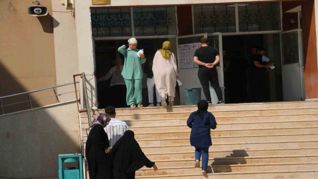 Şanlıurfa’da sınava geç kalan aday salona alınmadı