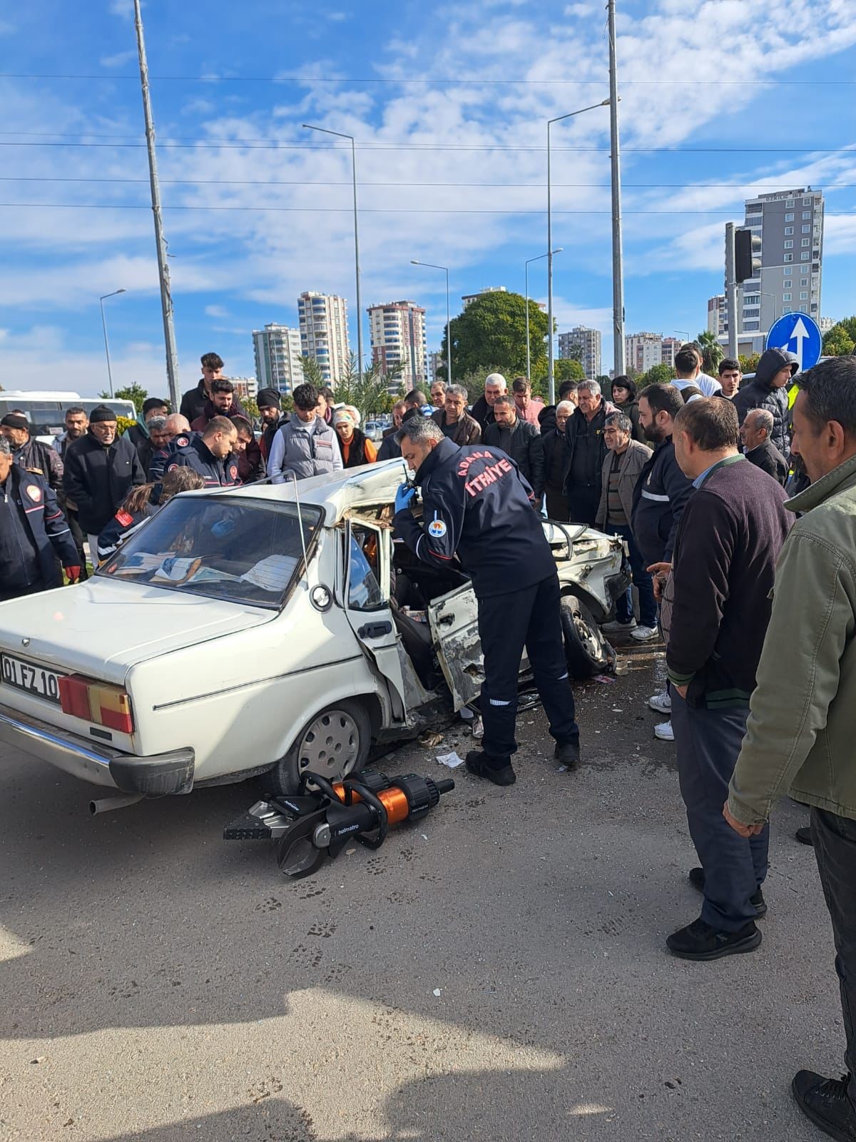 Otomobil ile midibüs çarpıştı: 9 yaralı