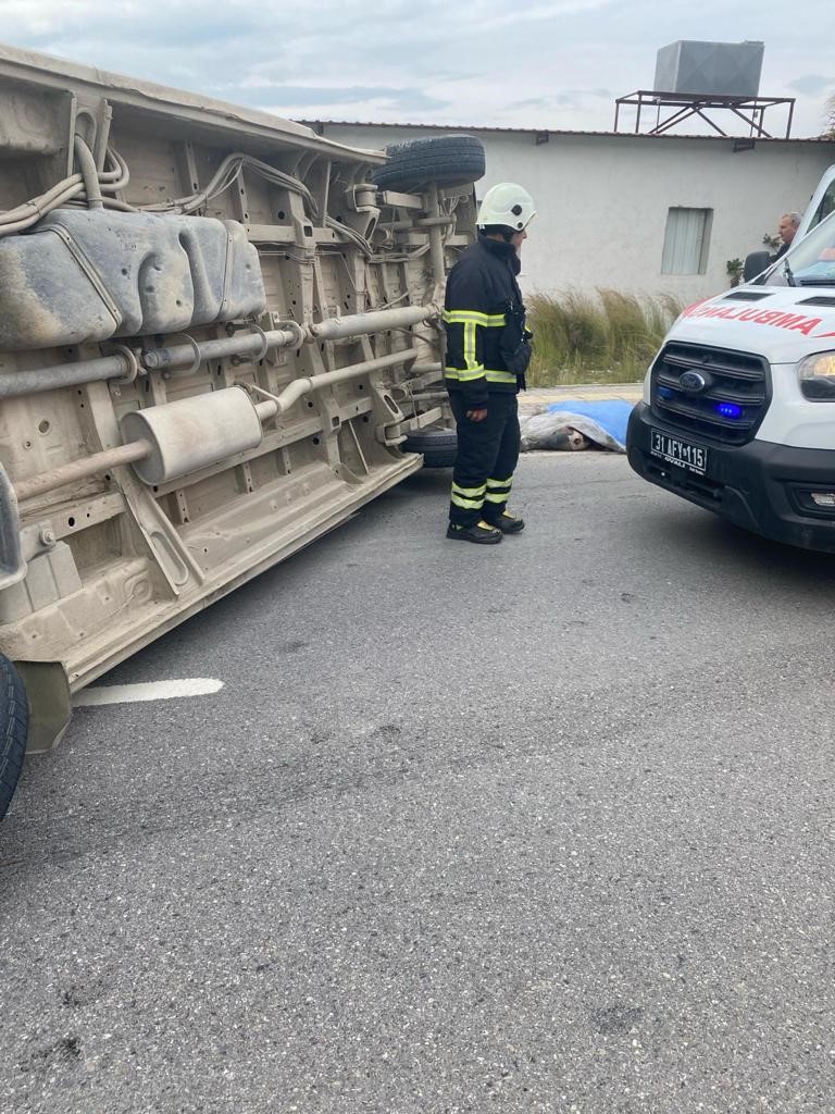 Trafik kazasında 1 kişi hayatını kaybetti, 5 kişi yaralandı.