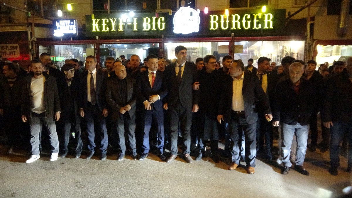 Kozan’da CHP'liler, Ekrem İmamoğlu’na tepki gösterip BBP’ye geçti