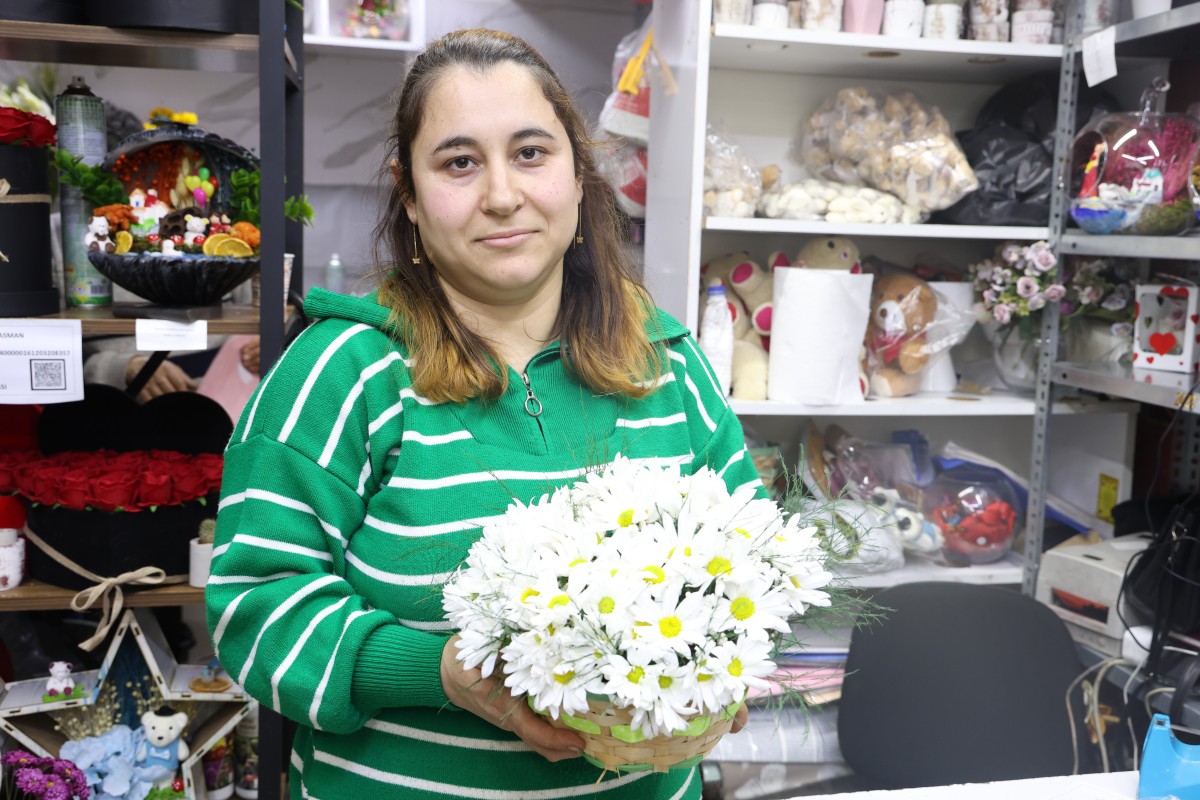 Mezarlık çiçeklerine 14 Şubat’ta yoğun ilgi