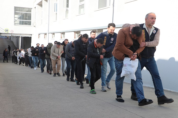 Şebekeden 74 kişi tutuklandı