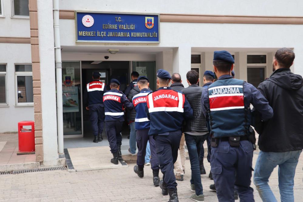 Edirne’de jandarması142 şüpheliyi yakaladı