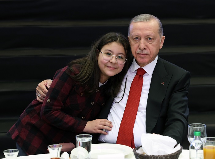 Cumhurbaşkanı Erdoğan, Ramazan Bayram tatilinin 9 güne çıkarıldığını açıkladı