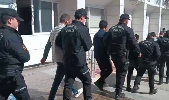 Mersin'de aranan şahıslara şafak operasyonu: 88 kişi yakalandı