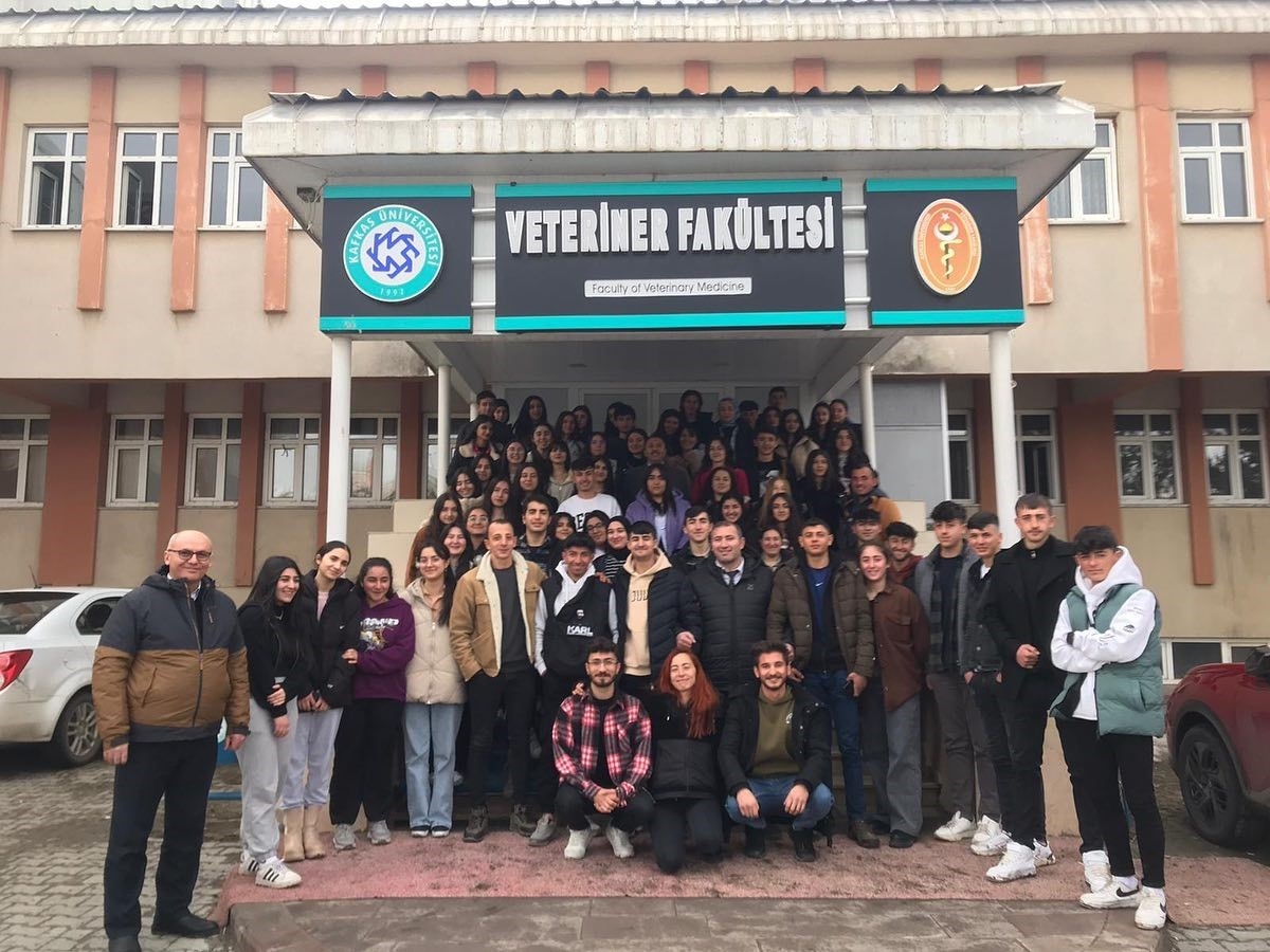 Öğrenciler Kafkas Üniversitesi’ni gezdi