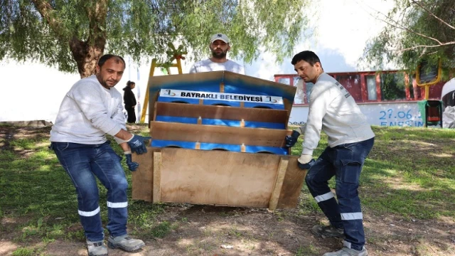 Bayraklı'da sokak kedilerine yeni yuvalar