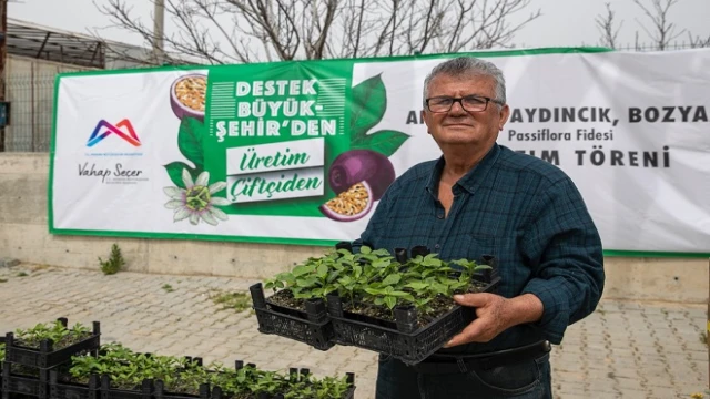 Mersin Belediyesi'nden üreticiye tam destek