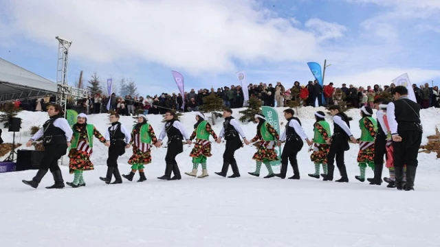  2 bin rakımda renkli festival