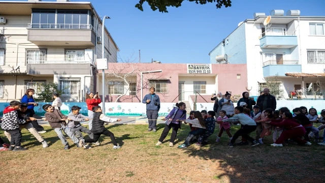 Mersin'de, Belediyenin etkinliklerinde çocuklar keyifli anlar yaşadı