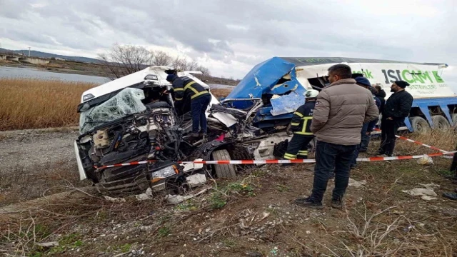 Samsun’da 2 TIR kafa kafaya çarpıştı; 1 ölü, 2 ağır yaralı