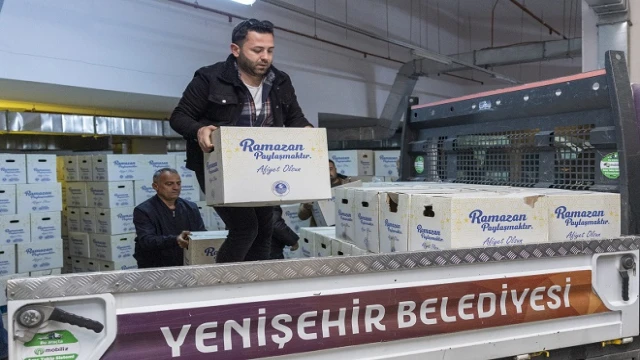 Yenişehir Belediyesi Ramazan ayında da dar gelirli ailelerin yanında